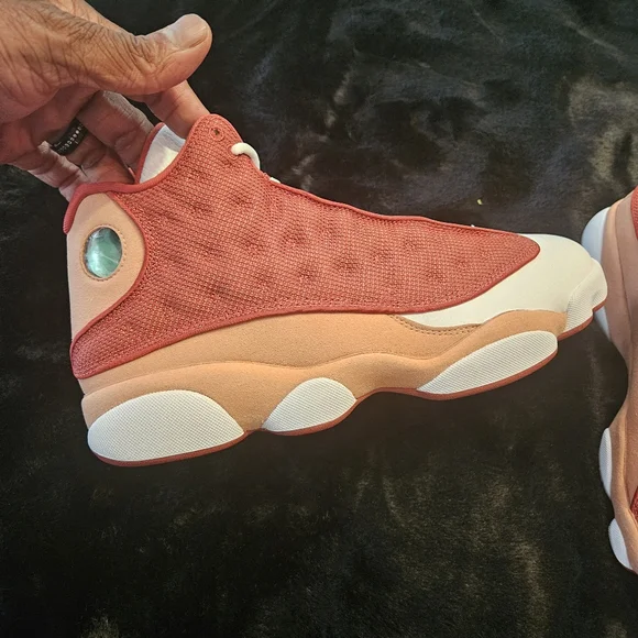 Air Jordan 13 Retro Mens 11 Dune Red / Red Terra Blush .. SIZE 11